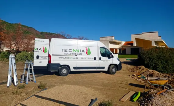 Suelo radiante y geotermia en vivienda unifamiliar · proyecto Tecnnia