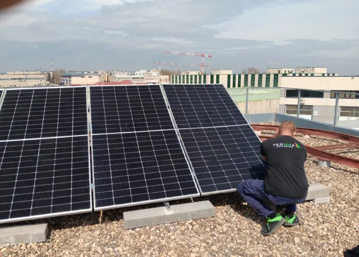 Solar Fotovoltaica · instalación realizada por Tecnnia