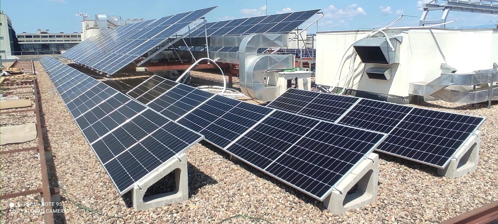 Autoconsumo para 144 viviendas · instalación ejecutada por Tecnnia