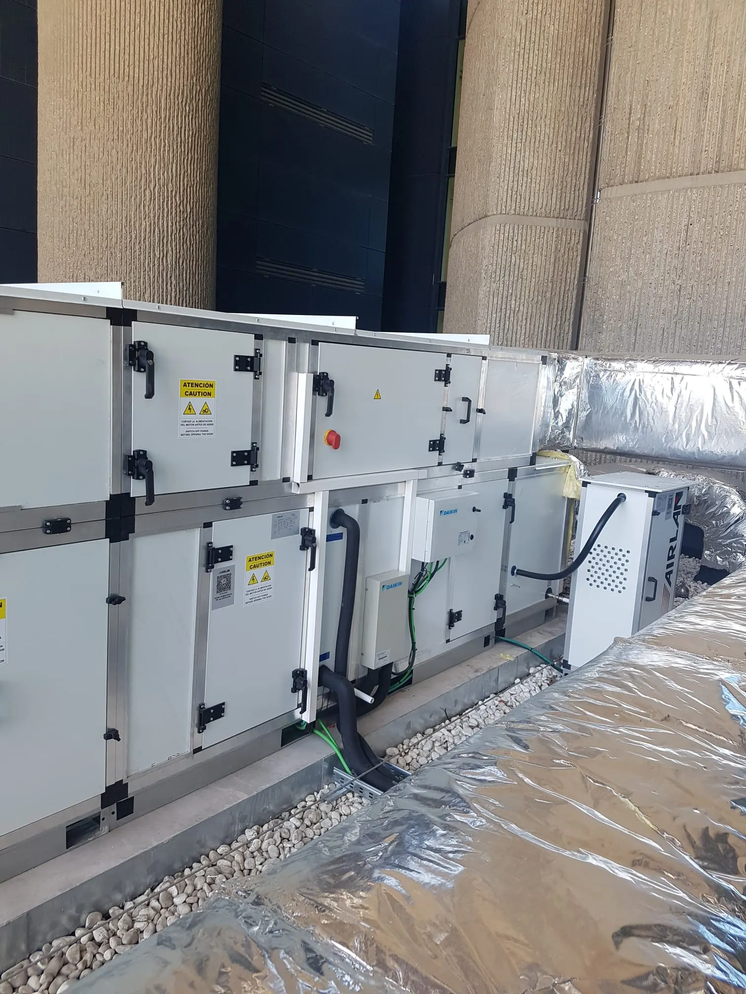 Unidad de tratamiento de aire en auditorio · proyecto de Tecnnia